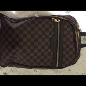Louis vuittion mommant bag